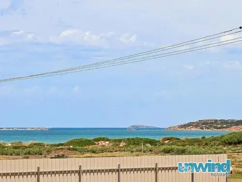 Middleton Beachhouse - Coast on Newell Views - Pet-Friendly