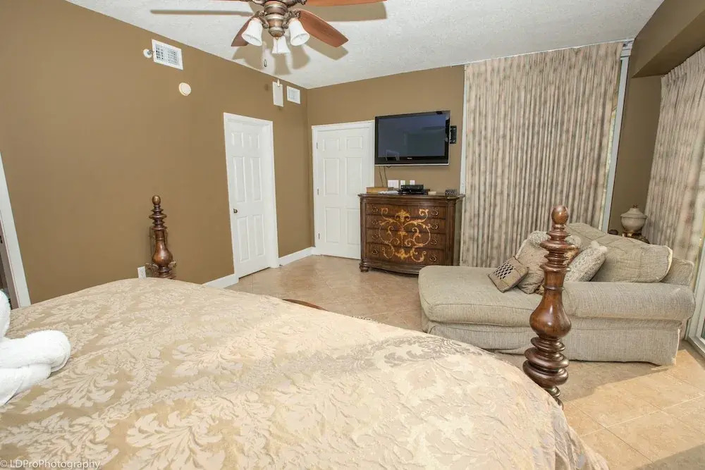 Oceania 204 3 Bedroom Condo by RedAwning