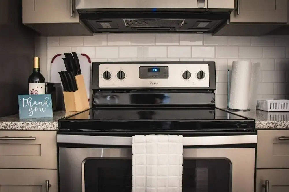 Stylish 1BR Apt Near Spectrum Center