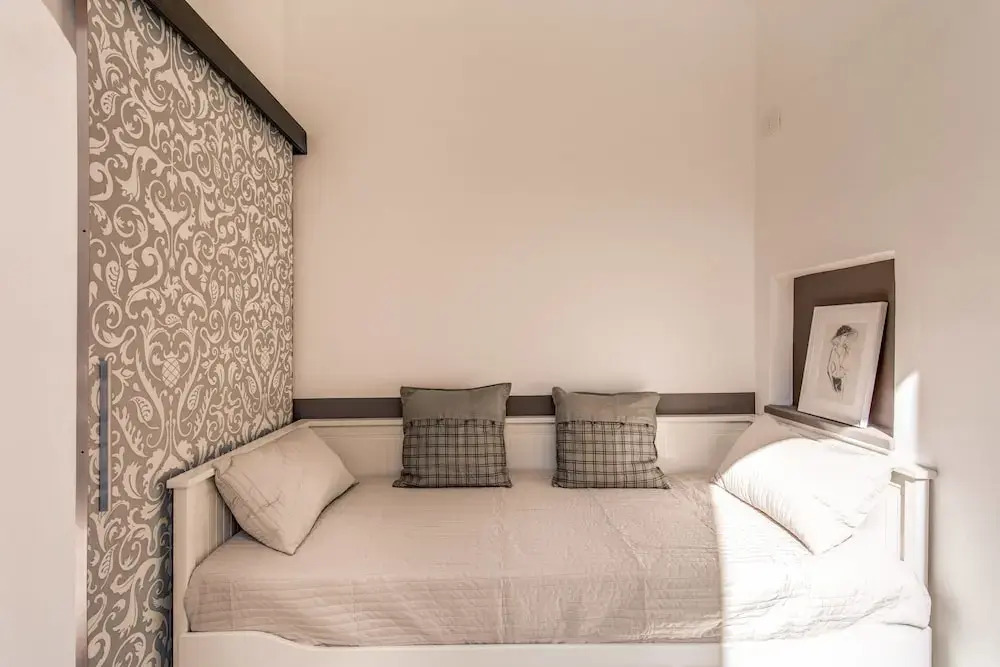 Aweshome - Spagna White Fair Loft