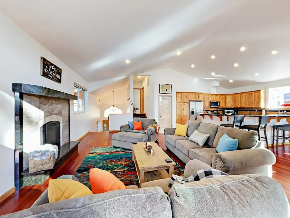 3169 Pioneer Trl Home