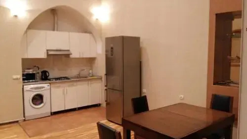 Apartment on Nizami Street 81