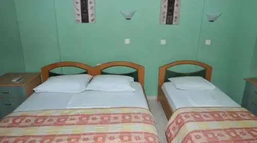 House Blerina - Beachfront Double Sarti Getaway