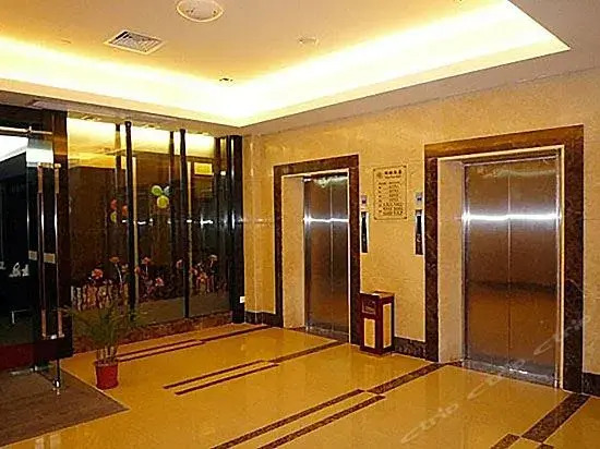 鹤山椰林酒店