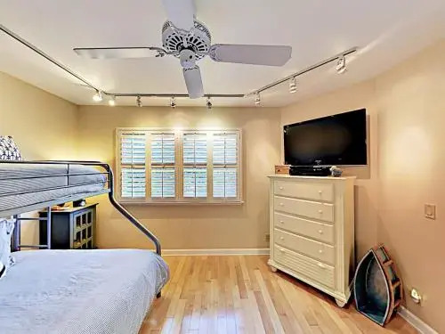 4BR 5BA Luxury Beach House Ventura CA by RedAwning