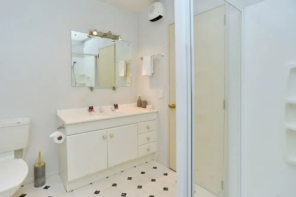 Park Lane Apartment 4