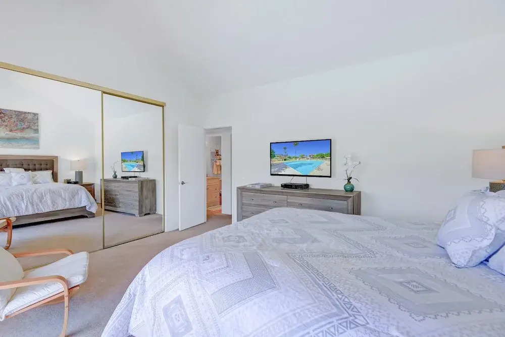 5847 Los Coyotes Dr Condo
