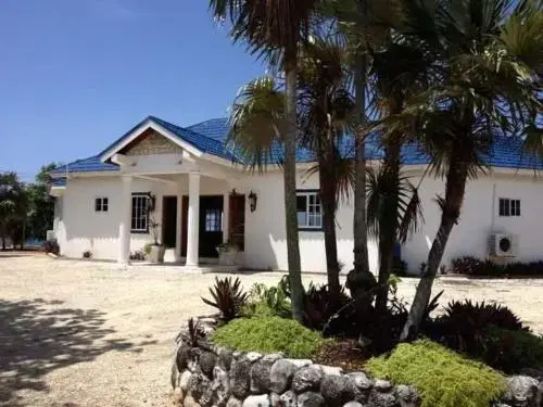 Blue Sky Villa