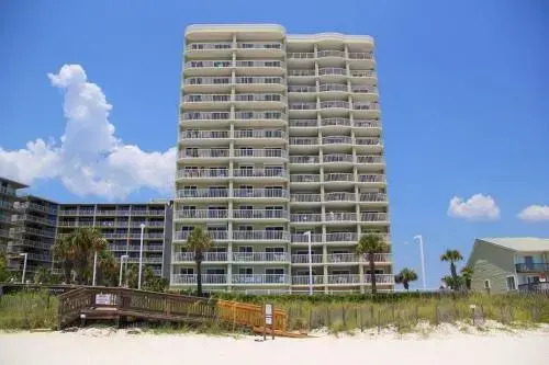Tradewinds 605 by RedAwning
