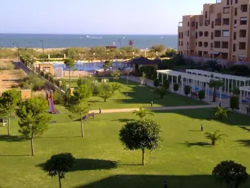 Beach Front, Sea Facing Apartment - WIFI & Air Con