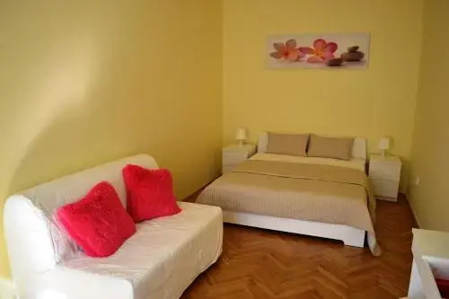 Sunflower 2BDR Flat By Ruterra