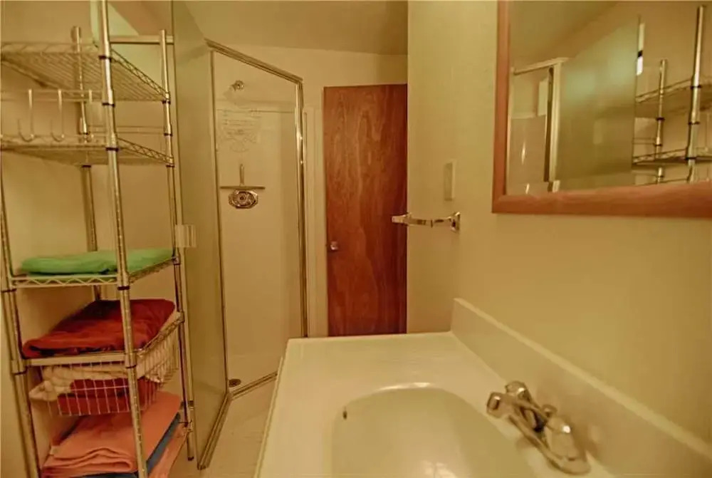1380 Commonwealth Drive - 3 Br Home