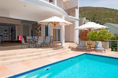 Azure View Luxury Apartment