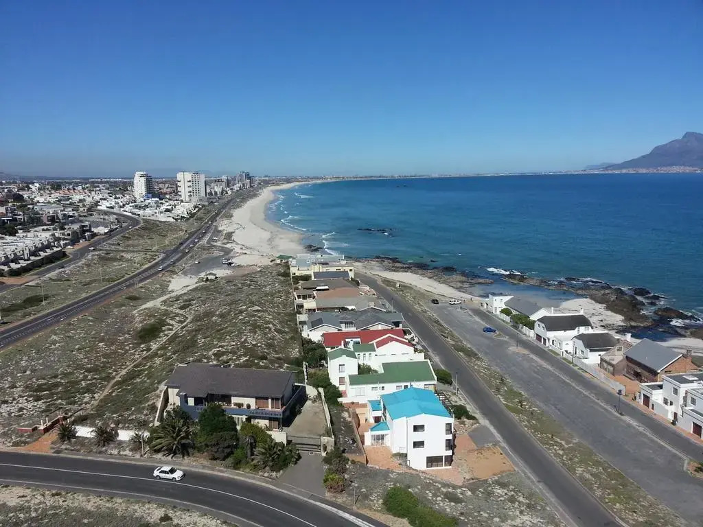 7 Views Self Catering Beachfront Apartment