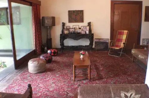 The Lake Round Guest House