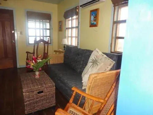 Guanaja Caribbean Cottages