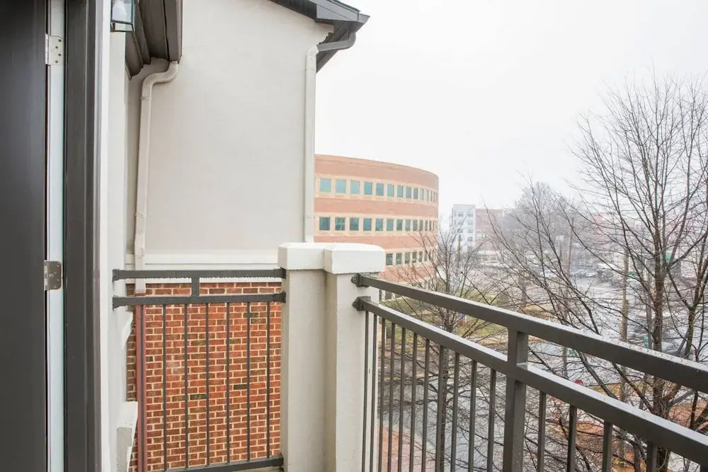 Spacious 2BR Apt in South End