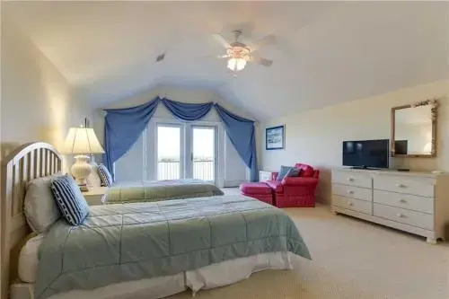 Ocean Forest Lane 1131 by RedAwning