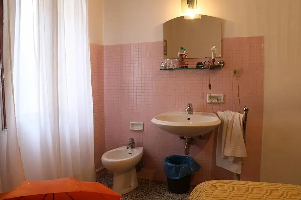 Hotel Alex