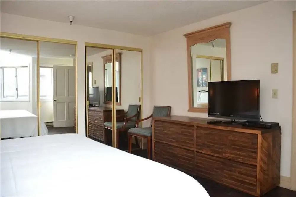 Village Chateaux 1053 by Great Western Lodging