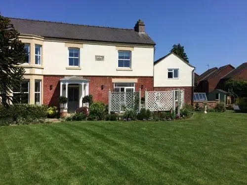 Leadenham Cottage