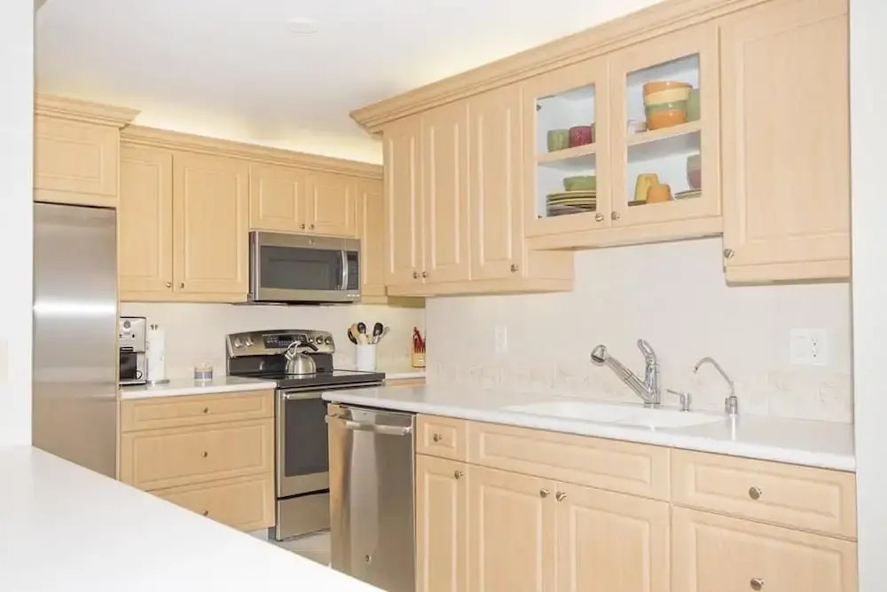 380 Seaview Ct. 2 Br Condo