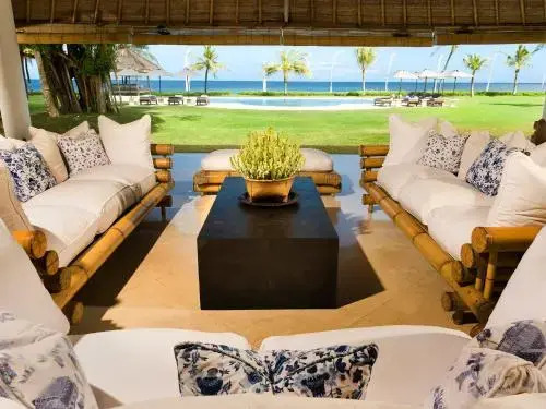 Villa Atas Ombak