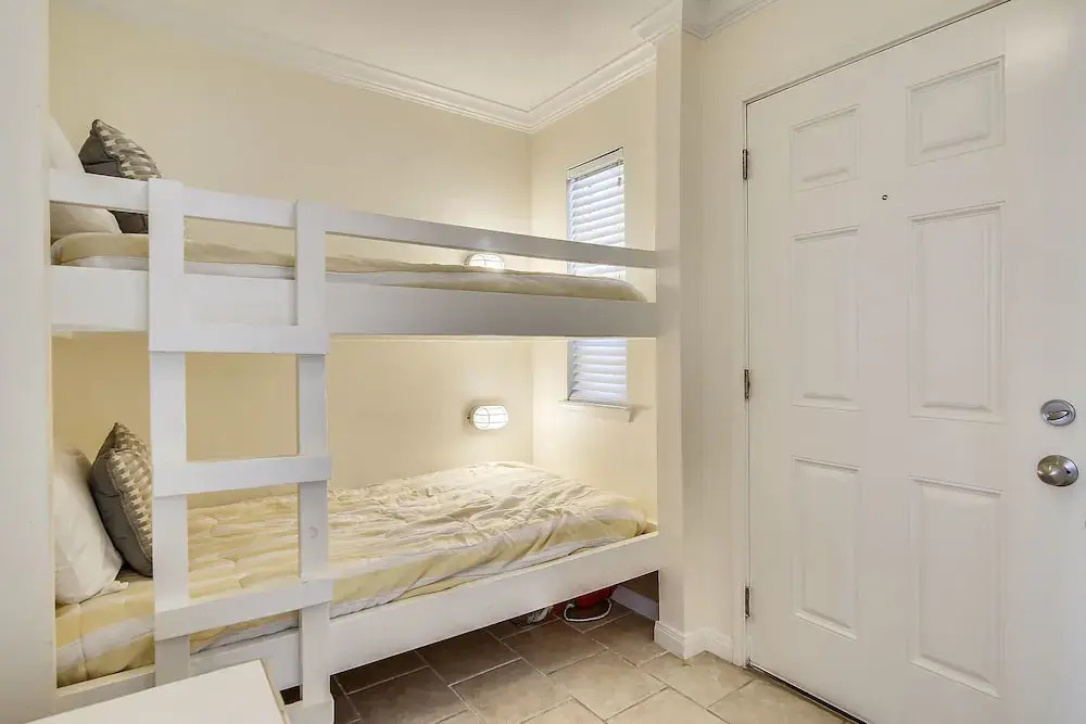 Seascape 1110 - 2 Br Condo