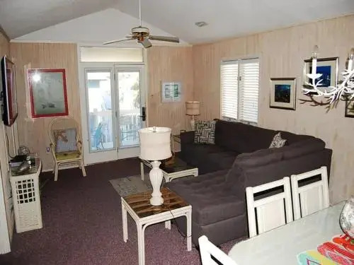 Summer 20 3 Br condo by RedAwning