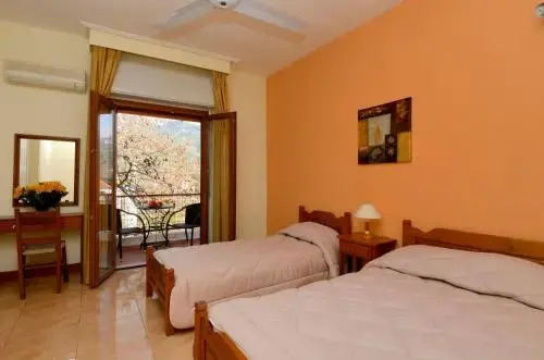 Izela Hotel