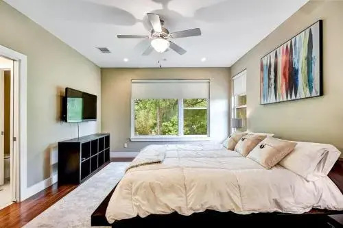 2111 Melridge Place Townhouse - 2 Br condo by RedAwning