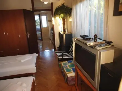 Apartments and bungalows vila Dalibor
