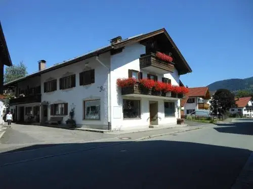 Gästehaus u Ferienwohnungen Veronika incl KönigsCard mit 200 kostenlosen Attraktionen