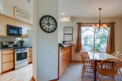 Ski-In Ski-Out Squaw Valley Lodge Slopeside Townhome