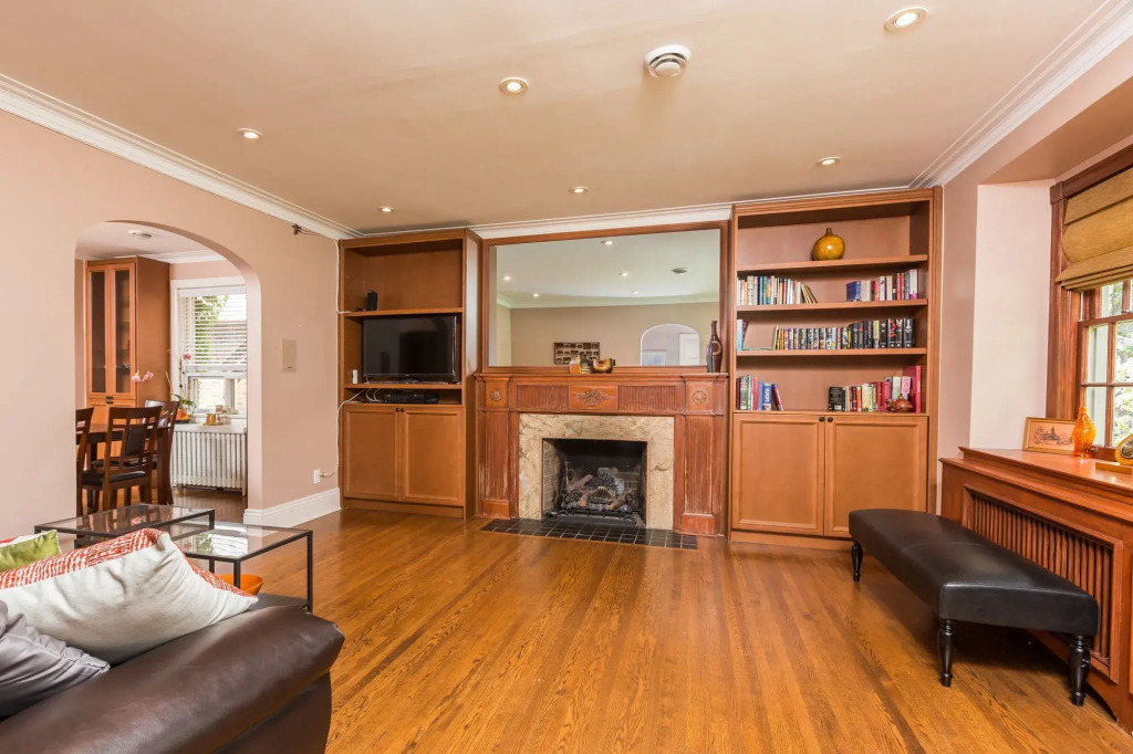 Applewood Suites - Bloor West House