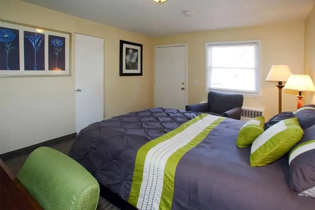 7-hi Budget Motel