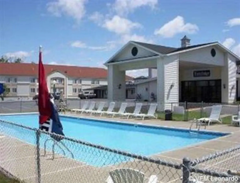 Travelodge Inn & Suites Latham