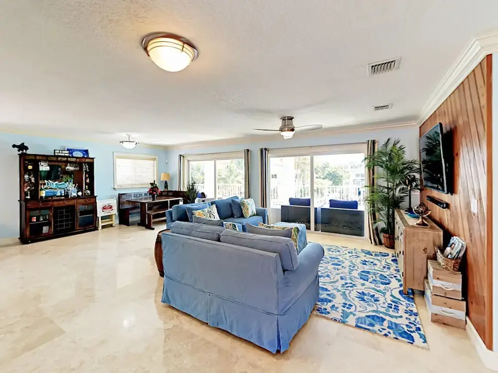Canal-Side Getaway - 3 Br Home