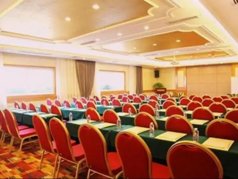 Vienna Hotel Shenzhen Longhua (Wanzhong City Branch)