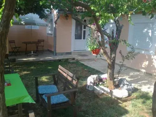 Apartments Folo