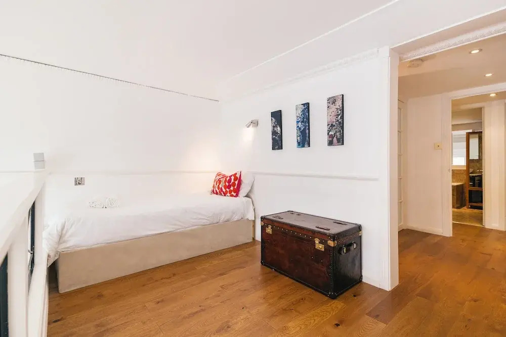 Westbourne Terrace Apartment in London Paddington