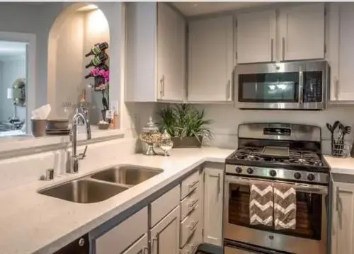 Beverly Hills luxury 2 Bed 2 Bath