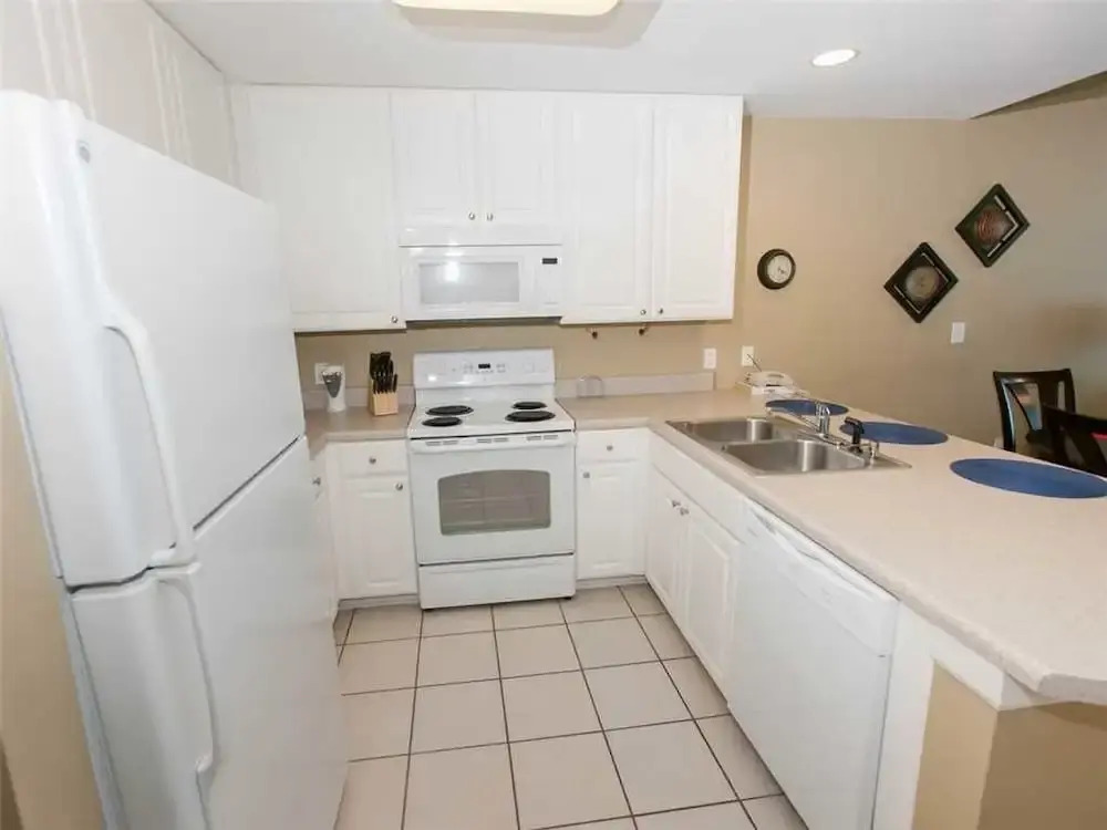 Lighthouse 1112 - 2 Br condo by RedAwning