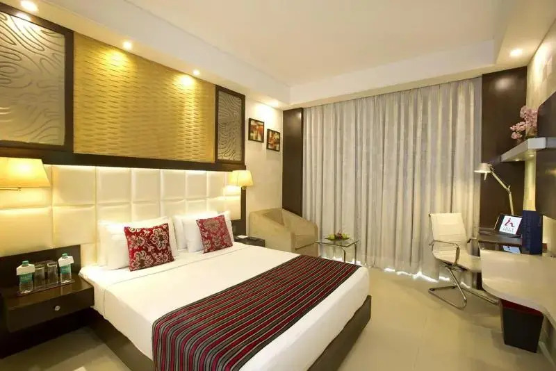 Udman Chattarpur By Ferns N Petal