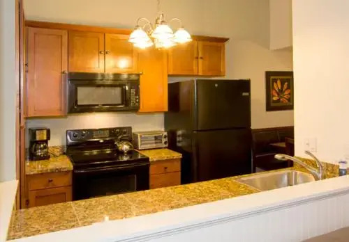Sierra Manors 98 1 Br Condo by RedAwning