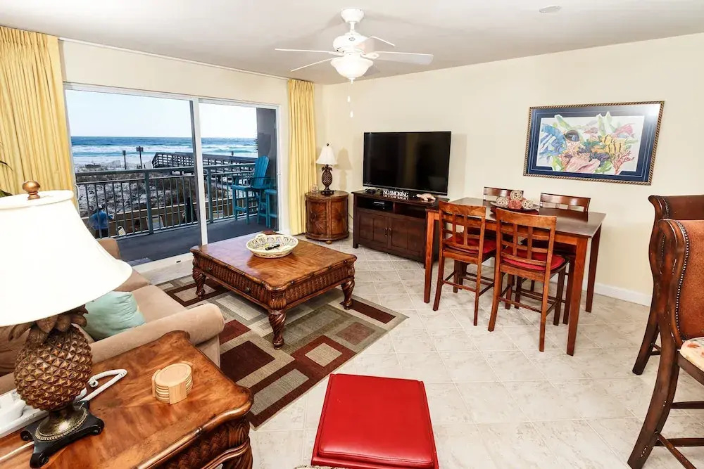 Pelican Isle 117 by RedAwning