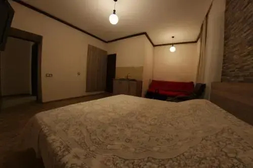 Shara Talyan Guest House & Tours