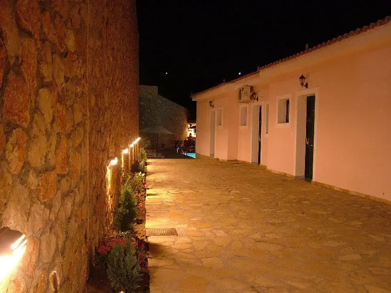 Sarantos Pool Suites
