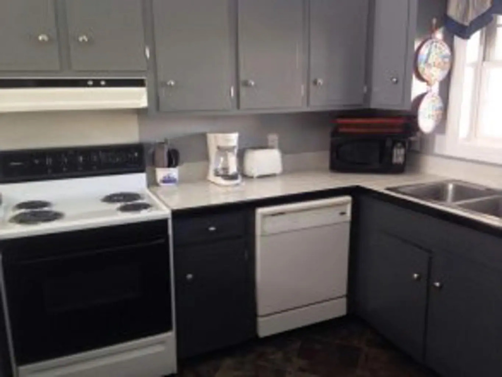Seaside - 4 Br Home