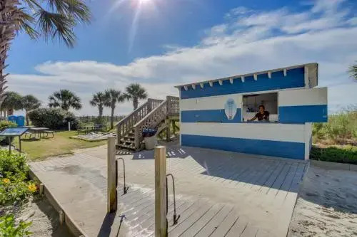 Avista Ocean Resort II 820 by RedAwning